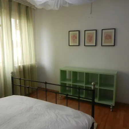 Redlotus Accommodation-old City Inter